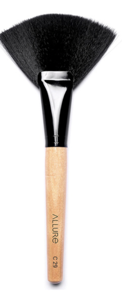 ALLURE FAN BRUSH 8B-82218