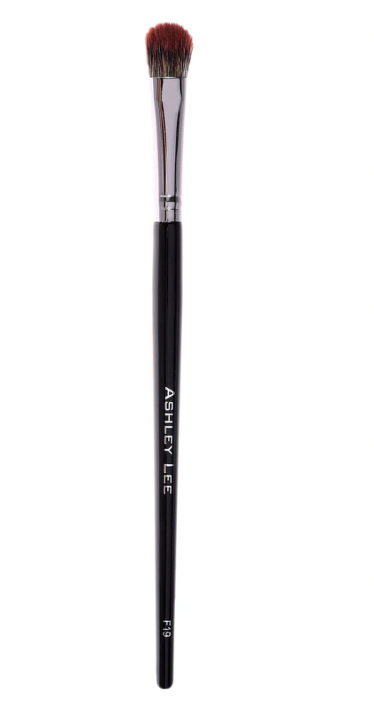 ASHLEY LEE F19 BLENDING FLUFF BRUSH